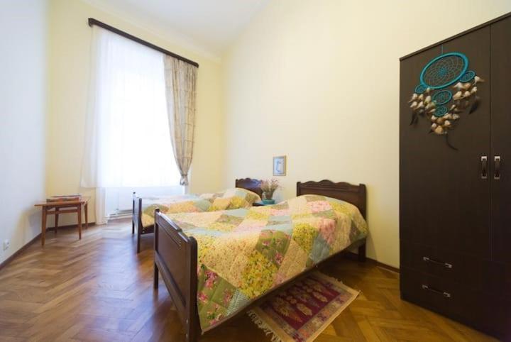Apartment On Tabidze 3/5 Тбилиси Екстериор снимка